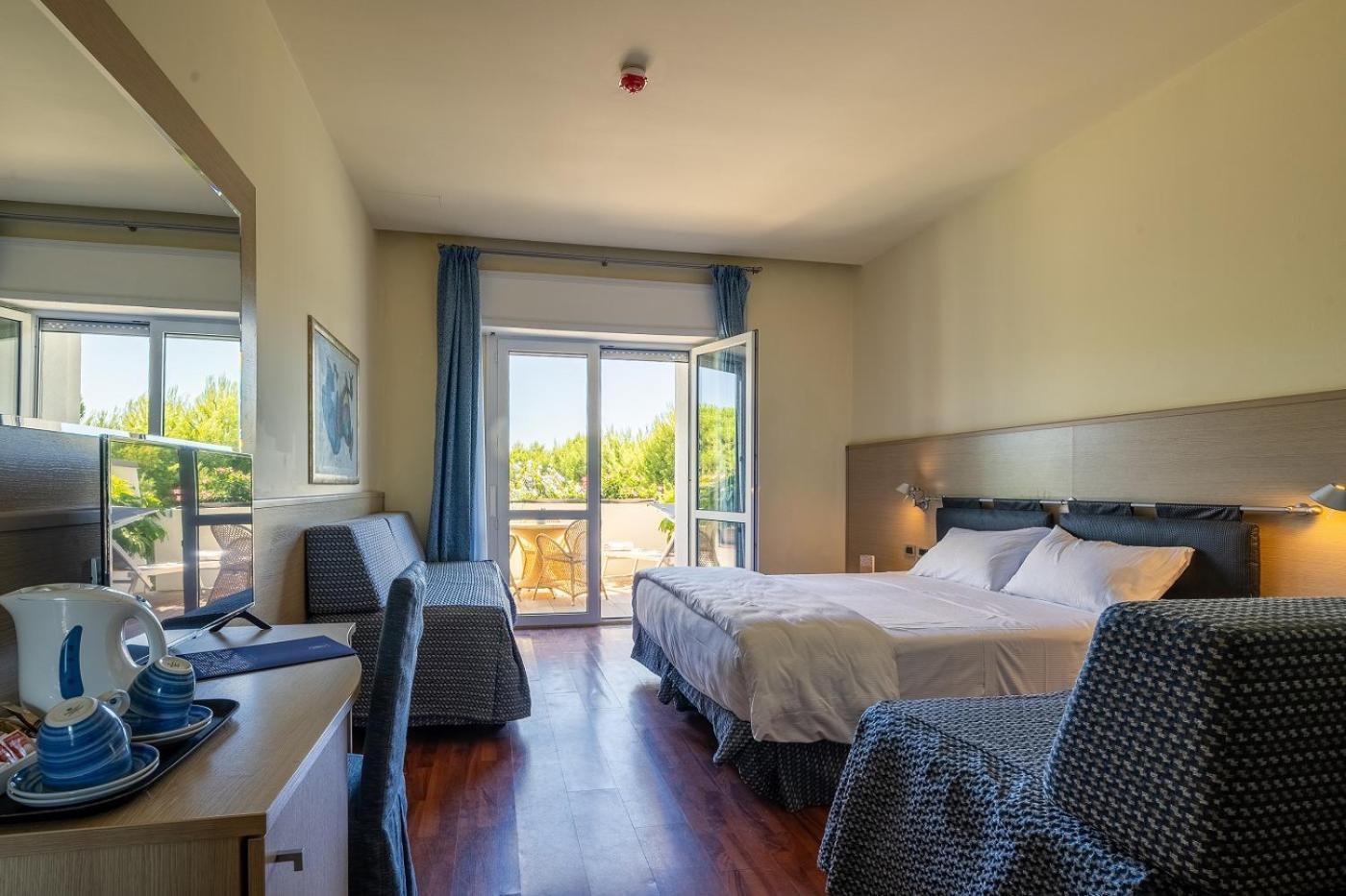 Il Tridente Hotel ביביונה מראה חיצוני תמונה