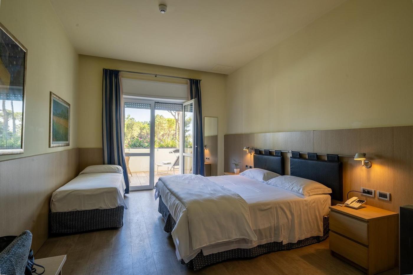 Il Tridente Hotel ביביונה מראה חיצוני תמונה
