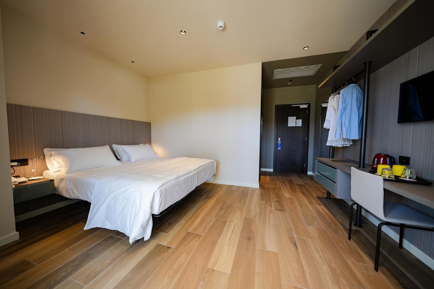 Il Tridente Hotel ביביונה מראה חיצוני תמונה