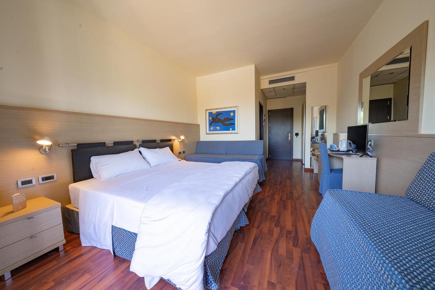 Il Tridente Hotel ביביונה מראה חיצוני תמונה