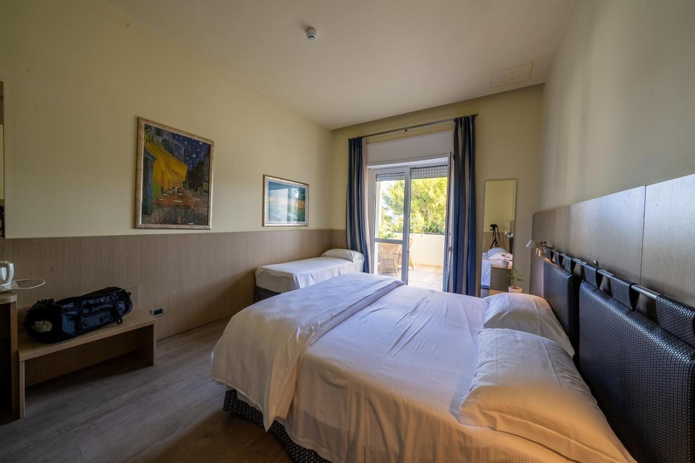Il Tridente Hotel ביביונה מראה חיצוני תמונה