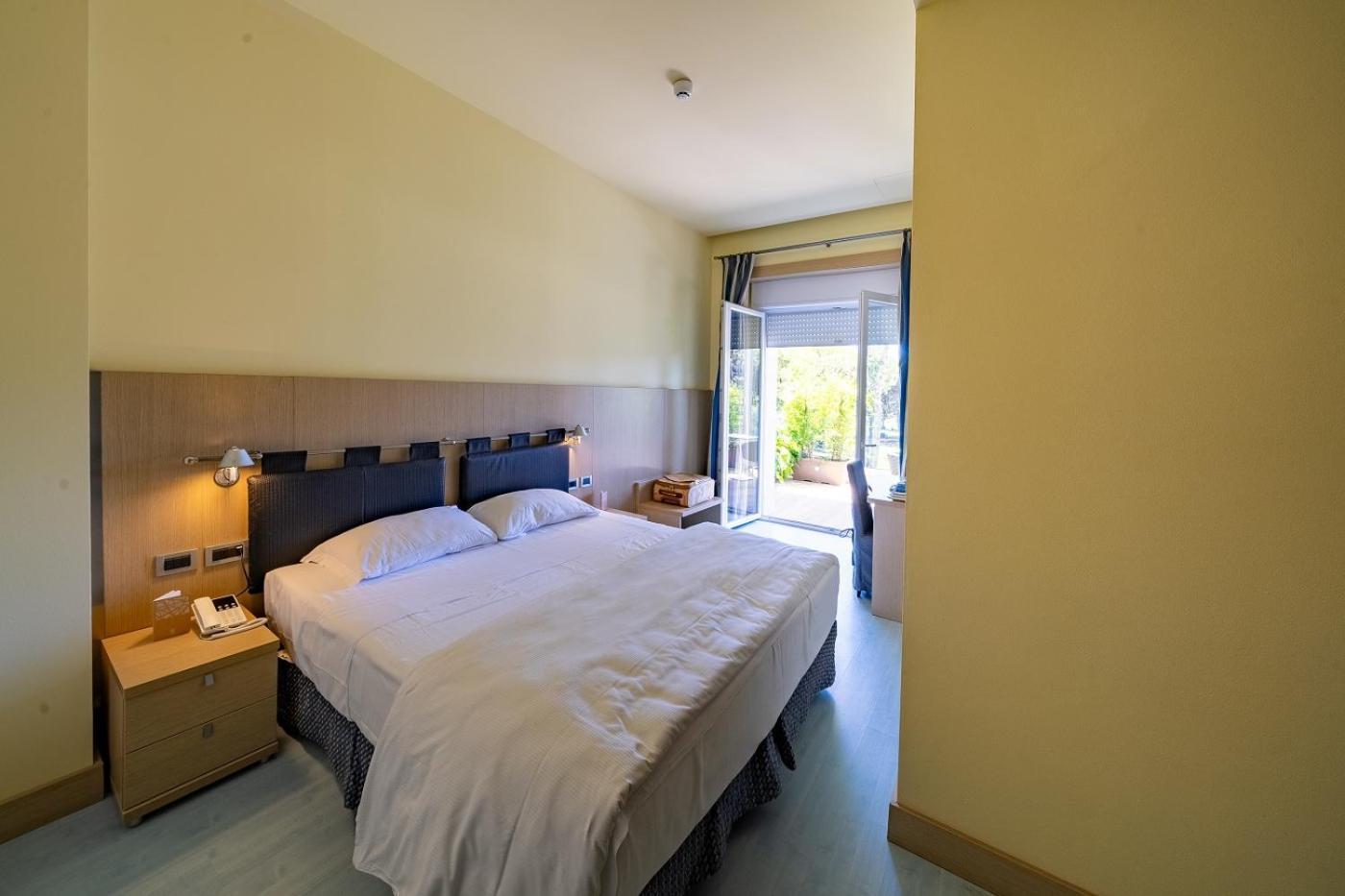 Il Tridente Hotel ביביונה מראה חיצוני תמונה