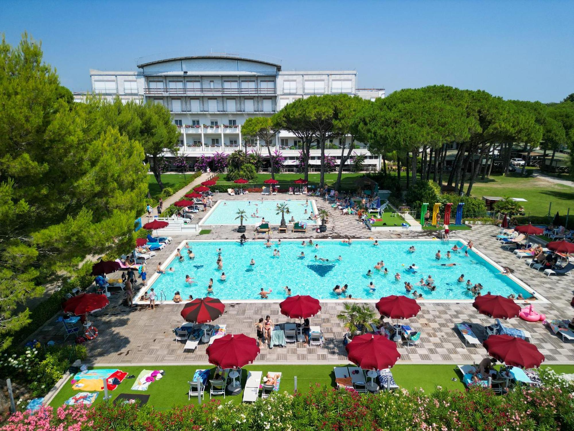 Il Tridente Hotel ביביונה מראה חיצוני תמונה
