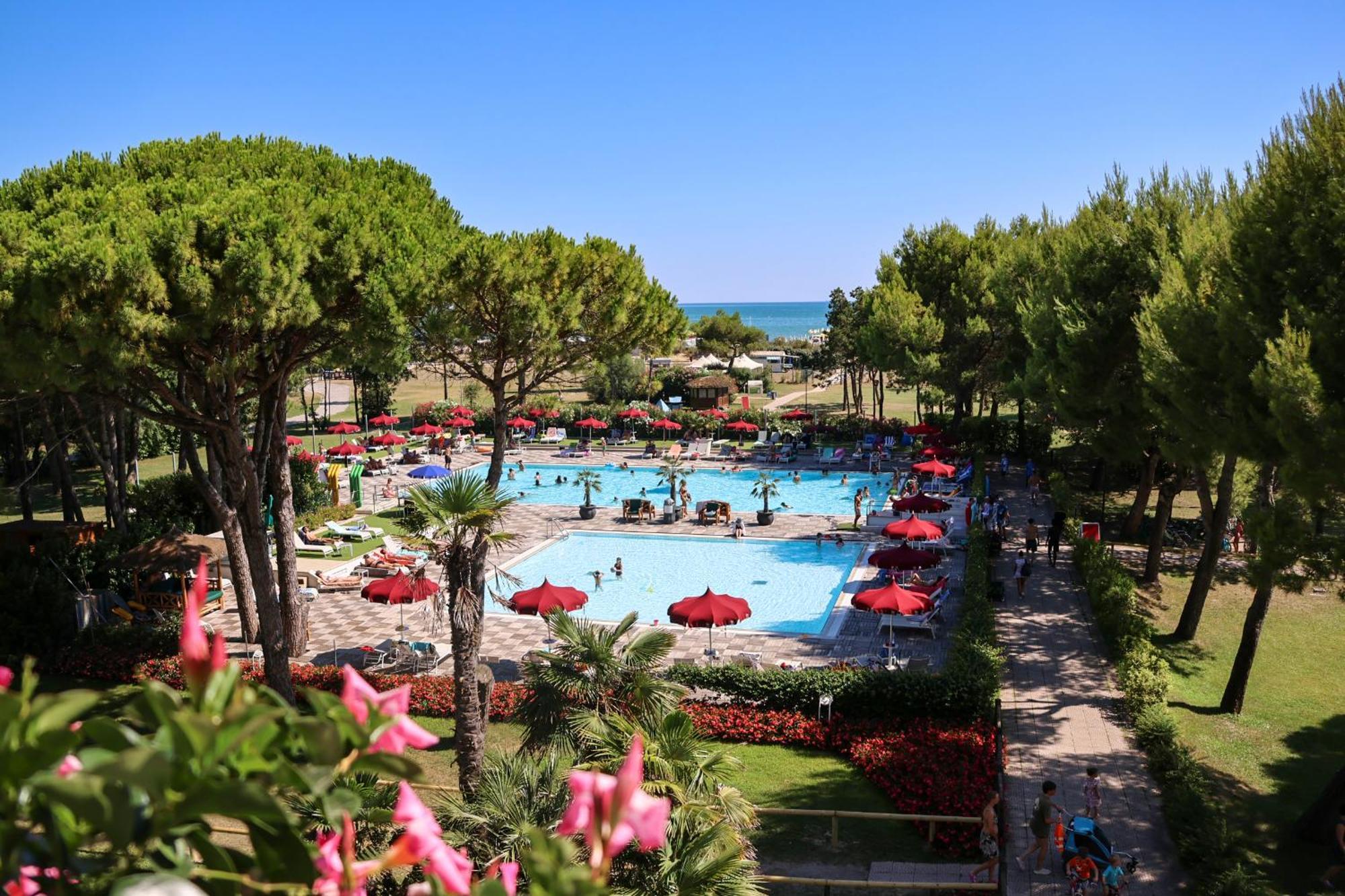 Il Tridente Hotel ביביונה מראה חיצוני תמונה