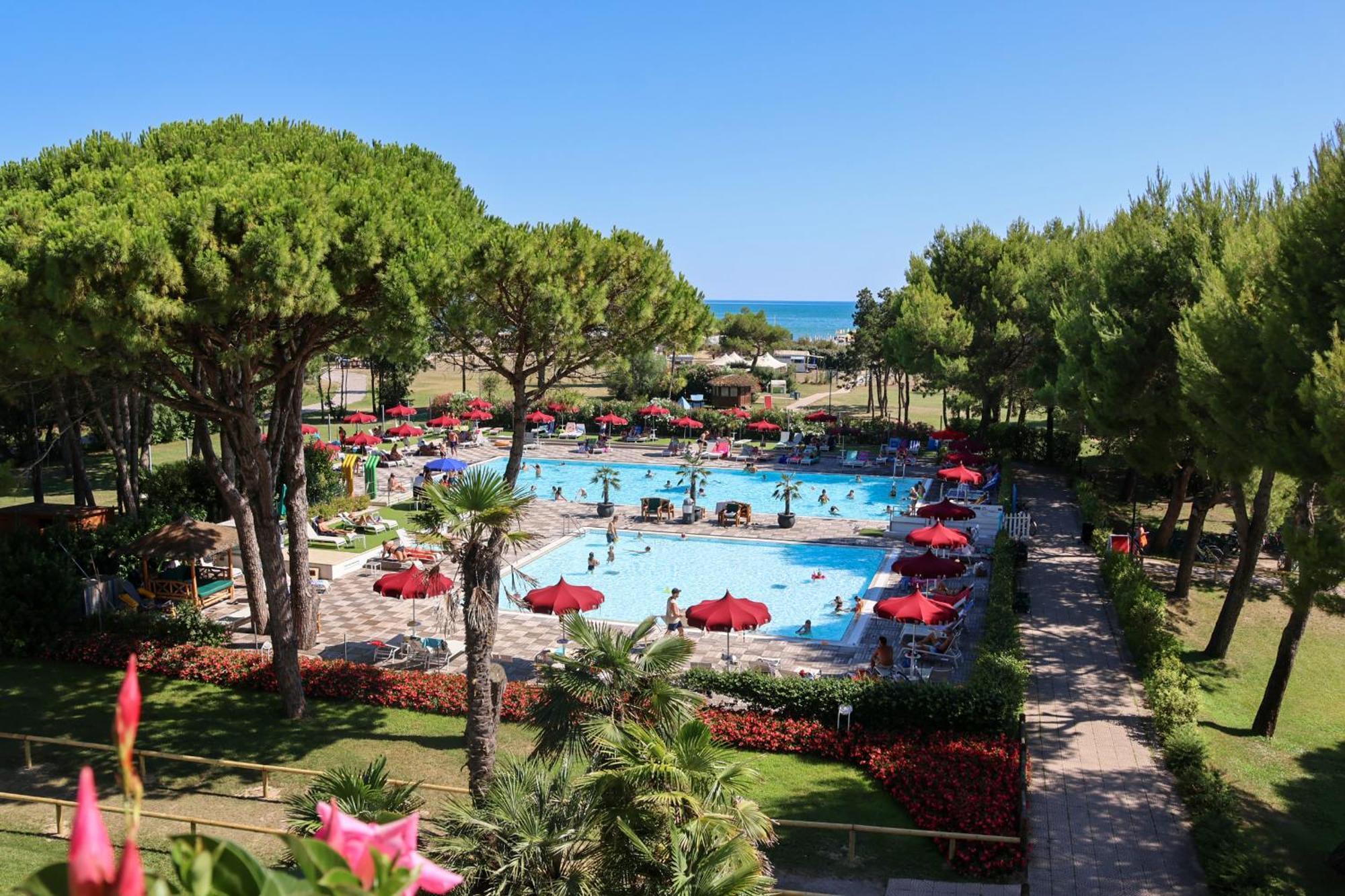 Il Tridente Hotel ביביונה מראה חיצוני תמונה