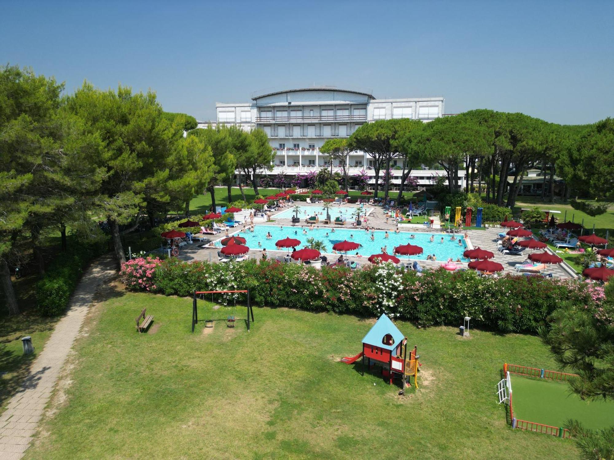 Il Tridente Hotel ביביונה מראה חיצוני תמונה